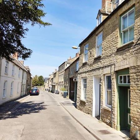 Spacious 1-Bed Apartment With Super King Or Twin In Central Charlbury, Cotswolds Eksteriør billede