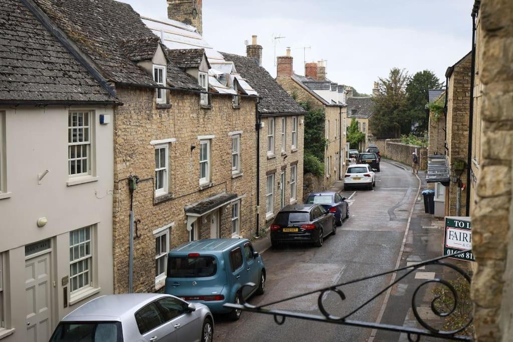 Spacious 1-Bed Apartment With Super King Or Twin In Central Charlbury, Cotswolds Eksteriør billede